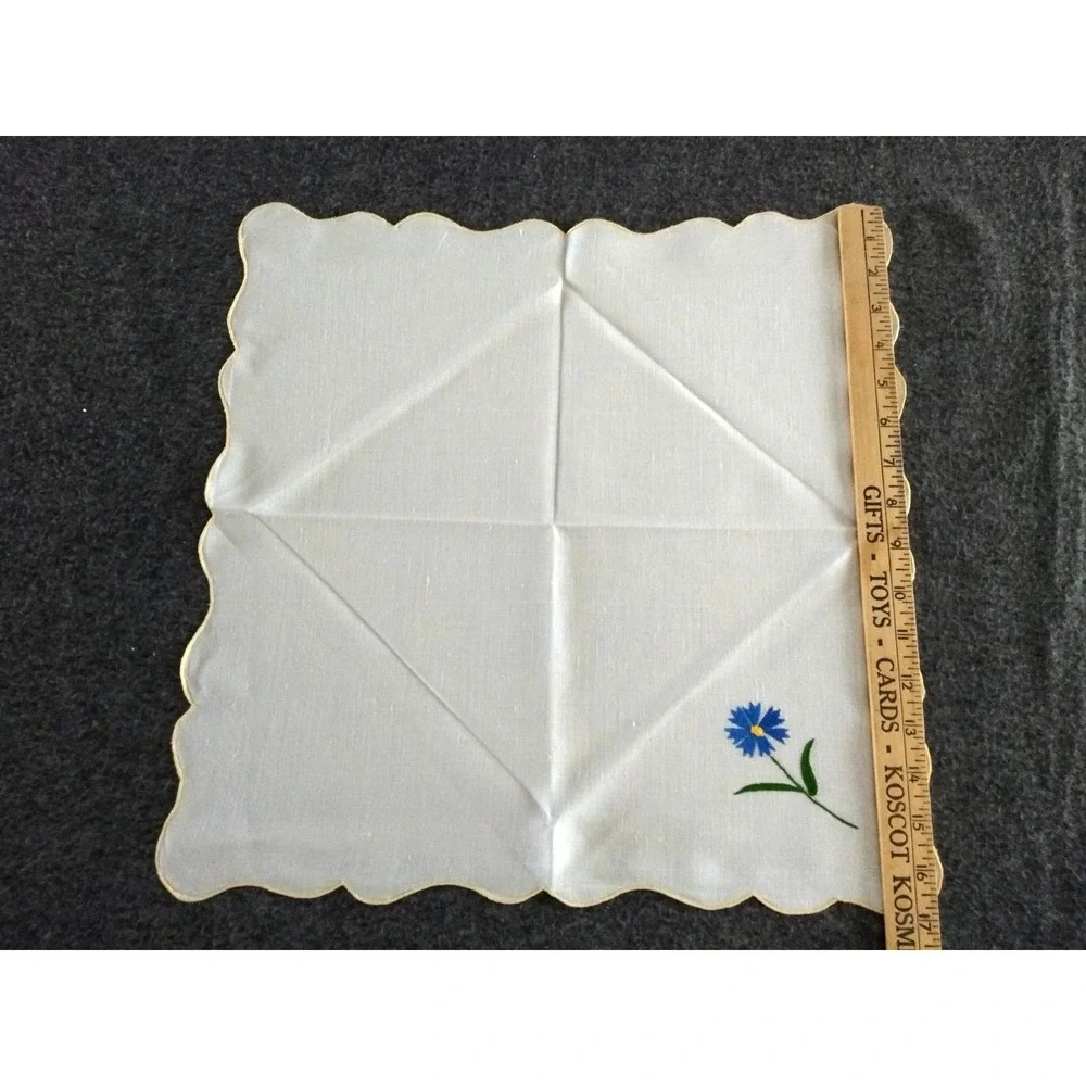 Vintage Hand Embroidered‎ Cloth Dinner Napkins Set/12 Floral Scalloped Edge NEW